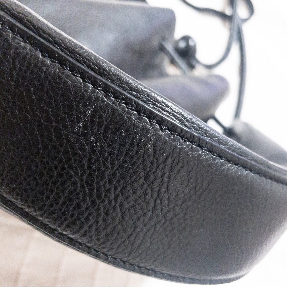 Black Behno Ina Crossbody - Picture 5 of 8
